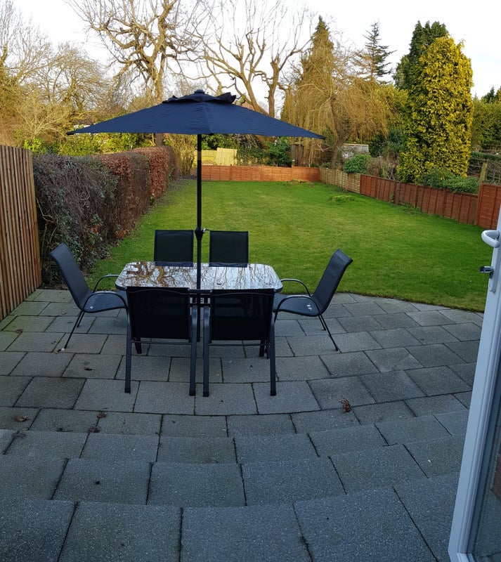 Room Kingslea Road in Metropolitan Borough of Solihull