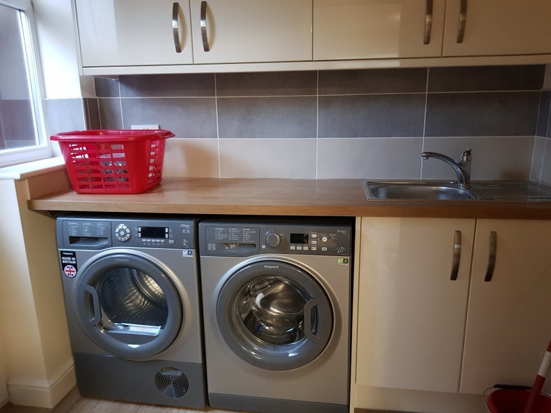 Room Kingslea Road in Metropolitan Borough of Solihull