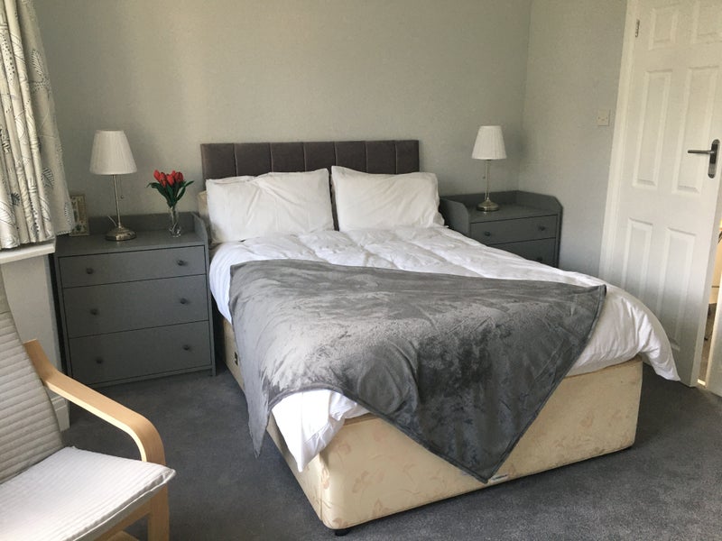Room Strathearn Avenue in Greater London