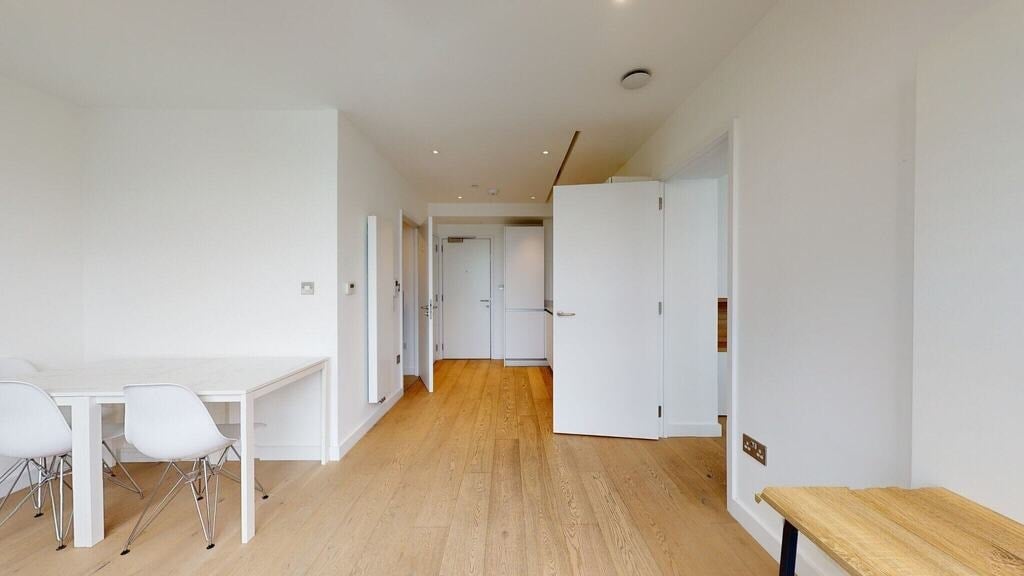 Flat Highgate Hill in Greater London