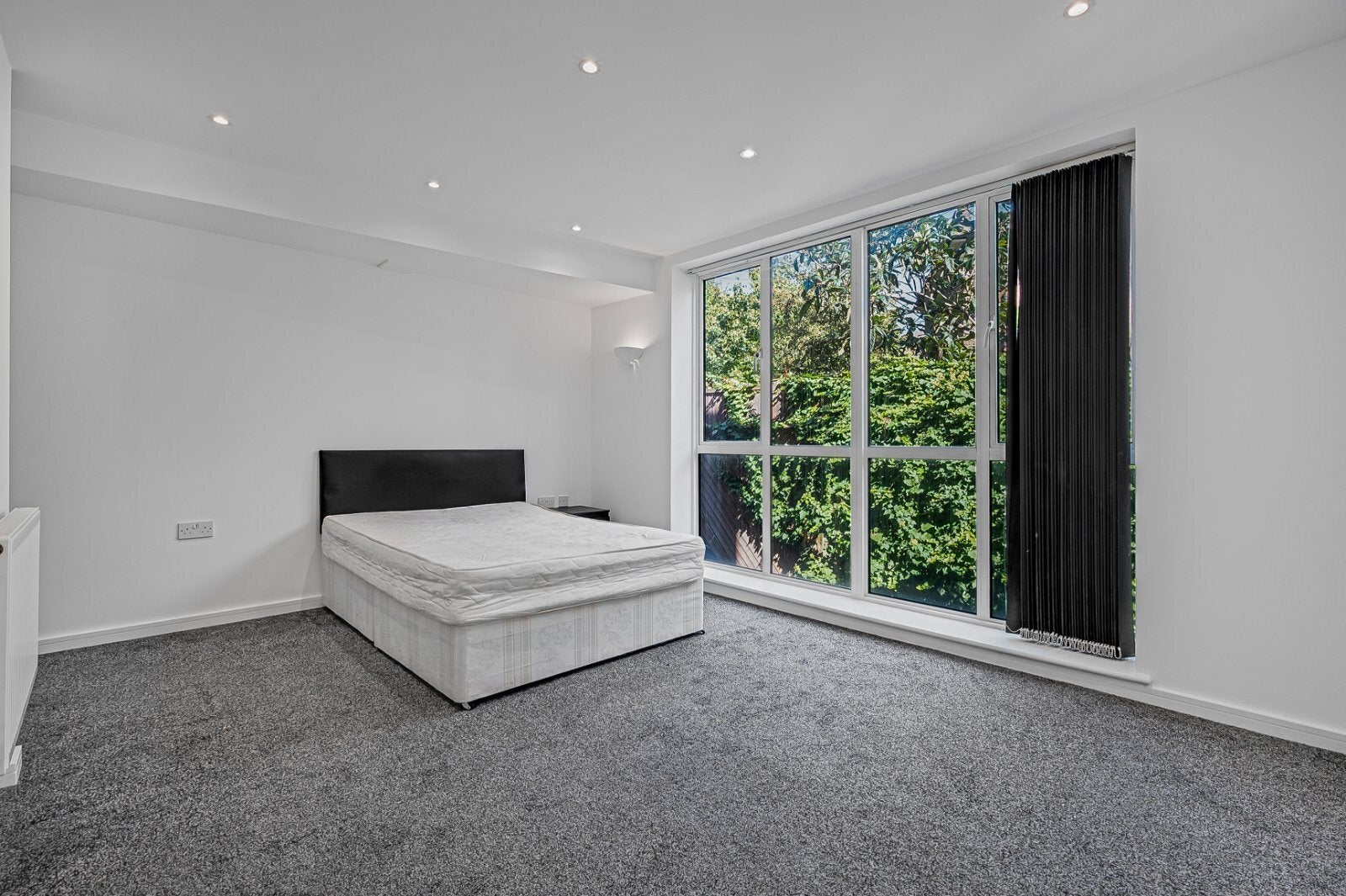 Flat Royal College Street in Greater London