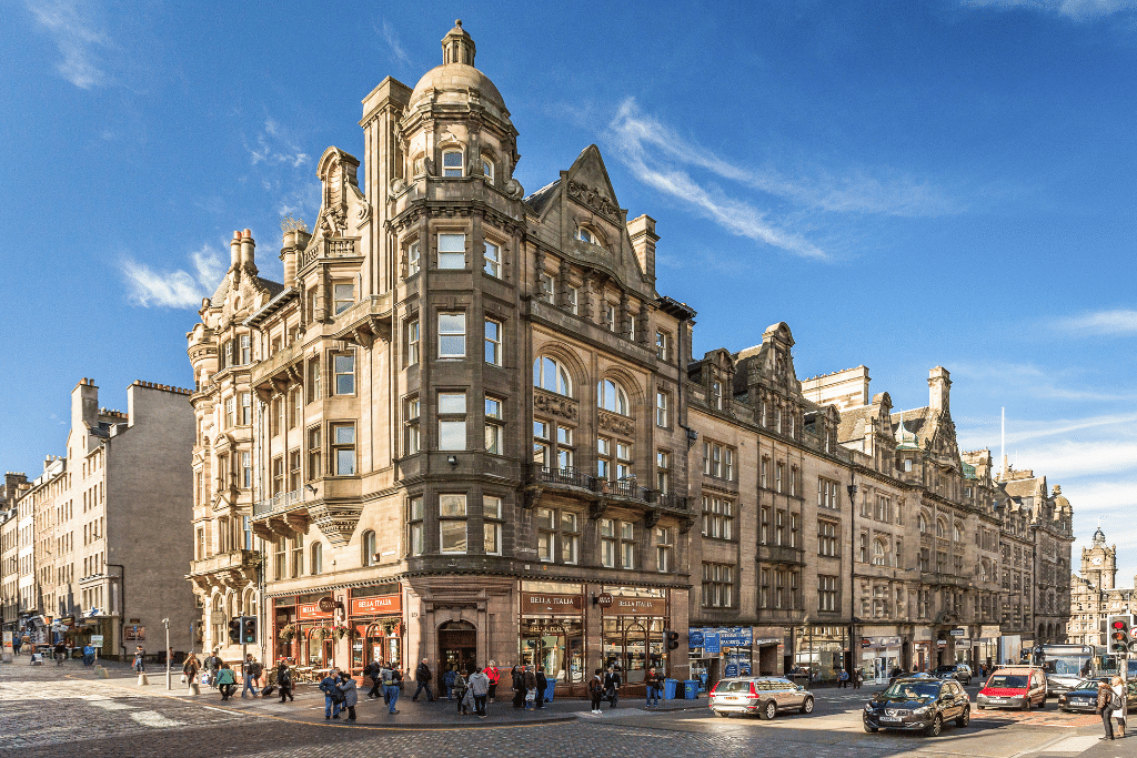 Flat North Bridge in City of Edinburgh