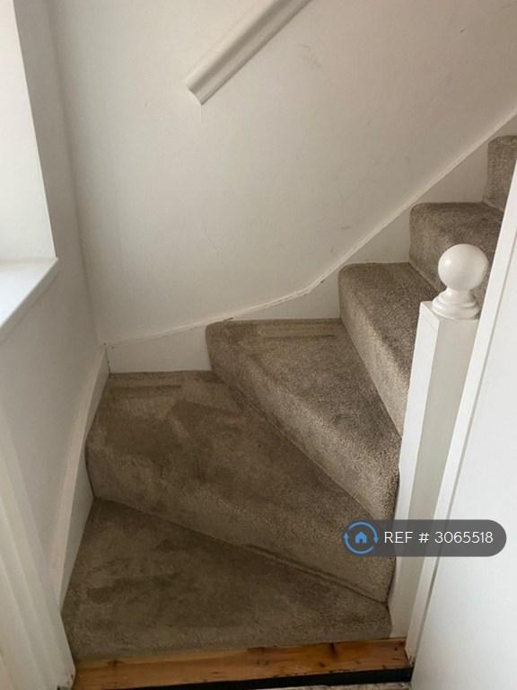 Flat Hatton Road in Greater London