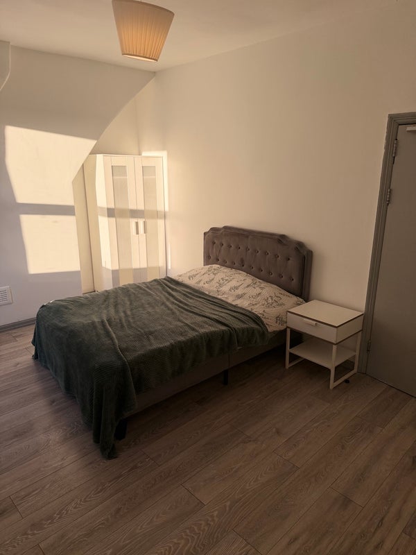 Room Birch Lane in Manchester
