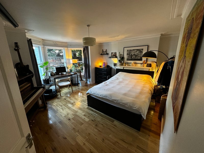 Room Sumatra Road in Greater London