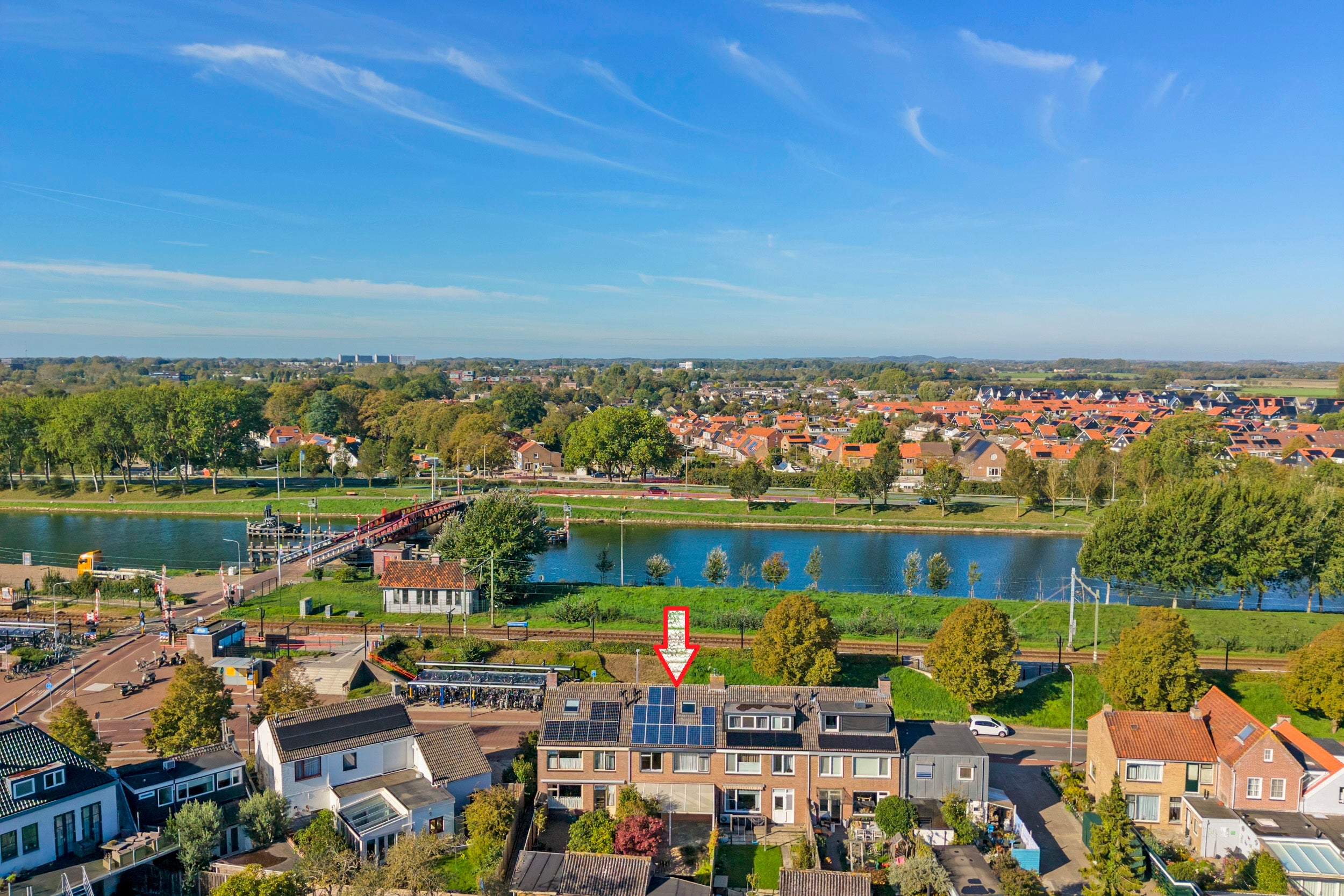 Tussenwoning te koop: Spoorstraat 12, Oost-Souburg