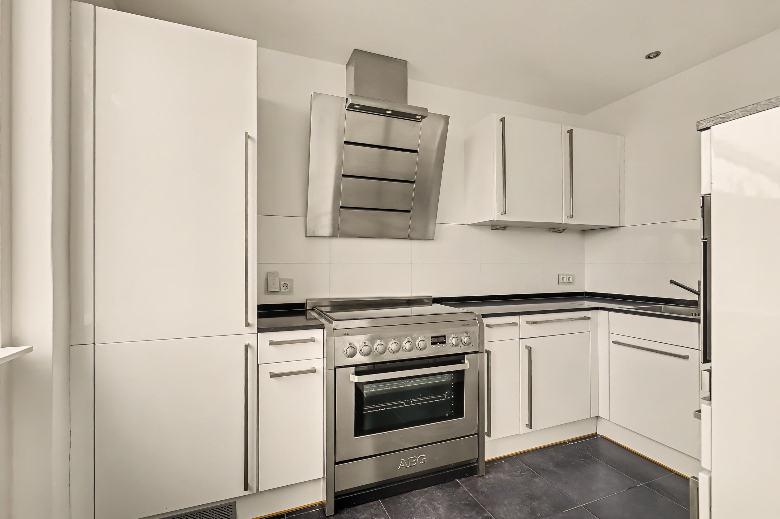 Tussenwoning te koop: Spoorstraat 12, Oost-Souburg