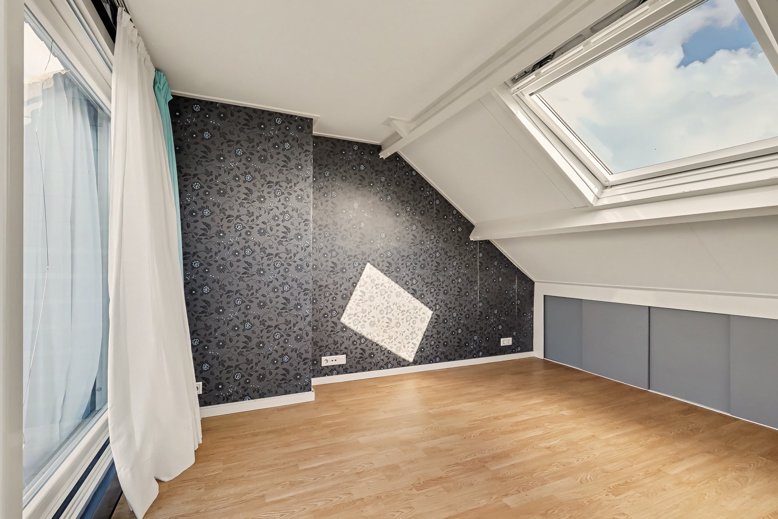 Tussenwoning te koop: Spoorstraat 12, Oost-Souburg