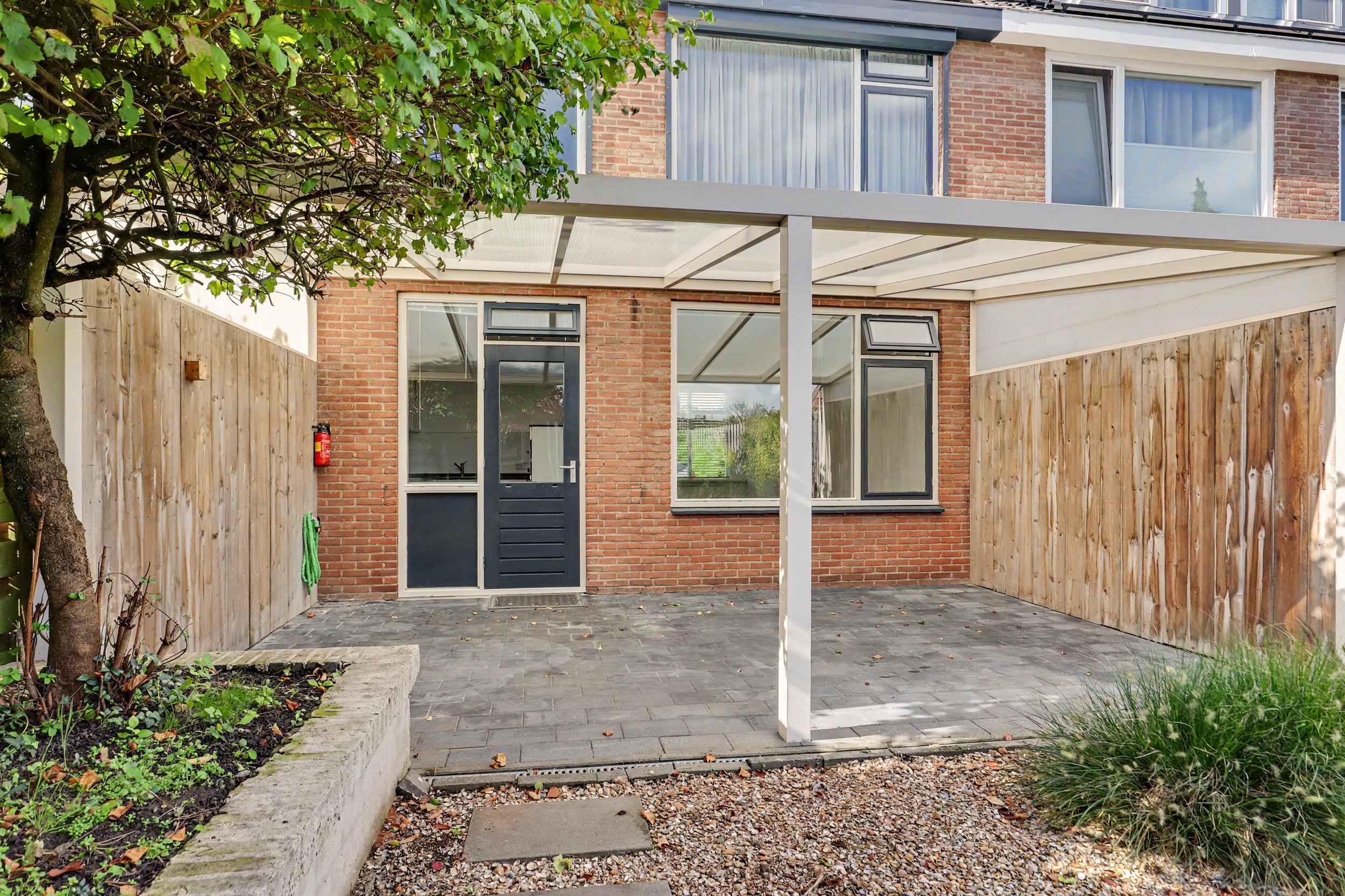 Tussenwoning te koop: Spoorstraat 12, Oost-Souburg