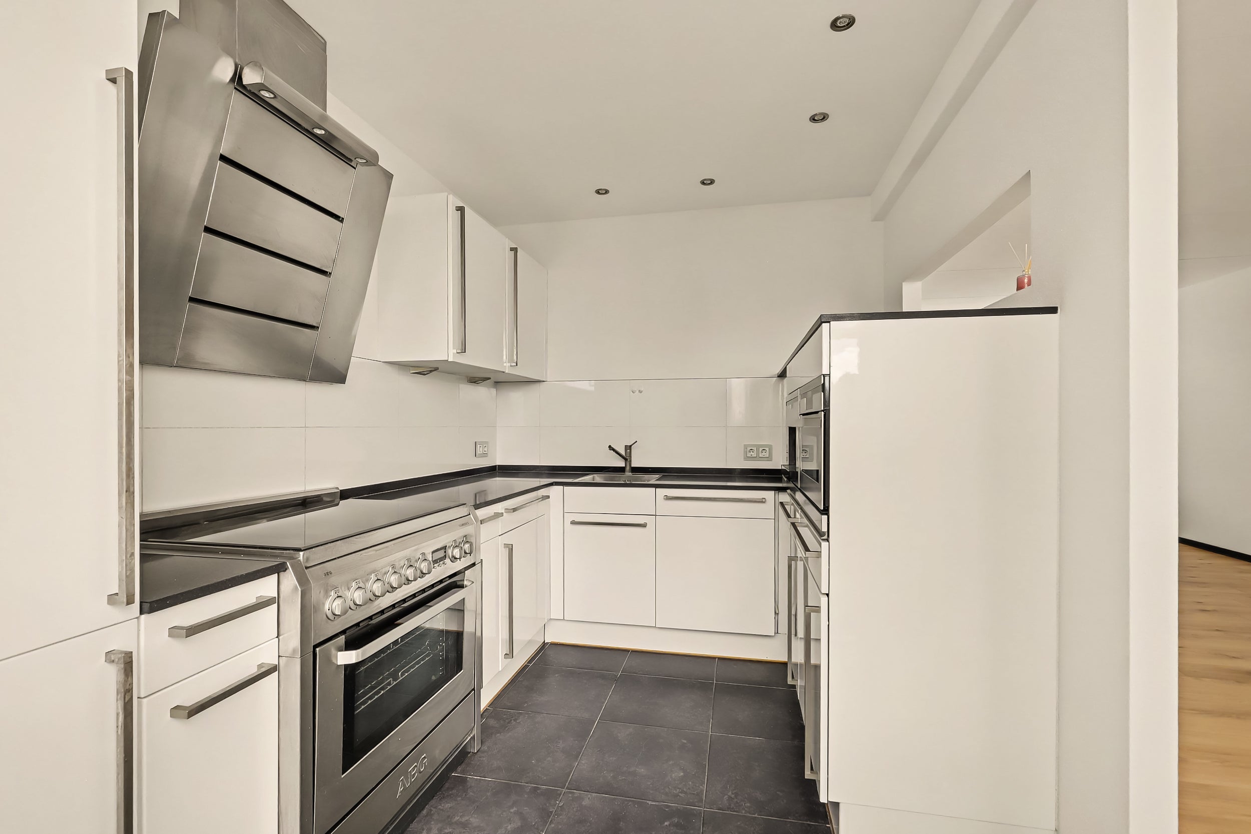 Tussenwoning te koop: Spoorstraat 12, Oost-Souburg