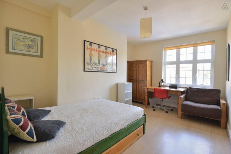 Flat Cranleigh Street in Greater London