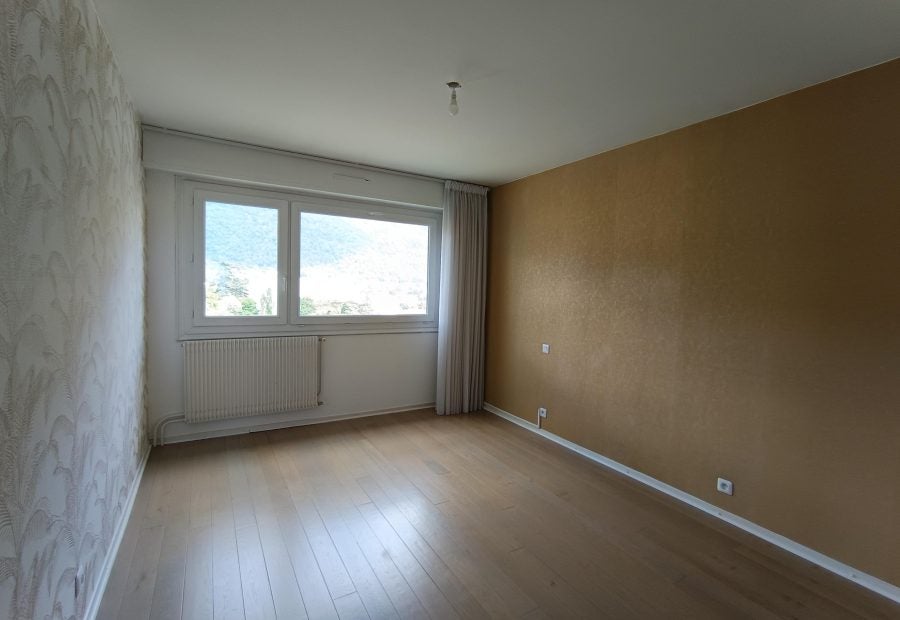 Flat Boulevard de Jomardière in Saint-Égrève