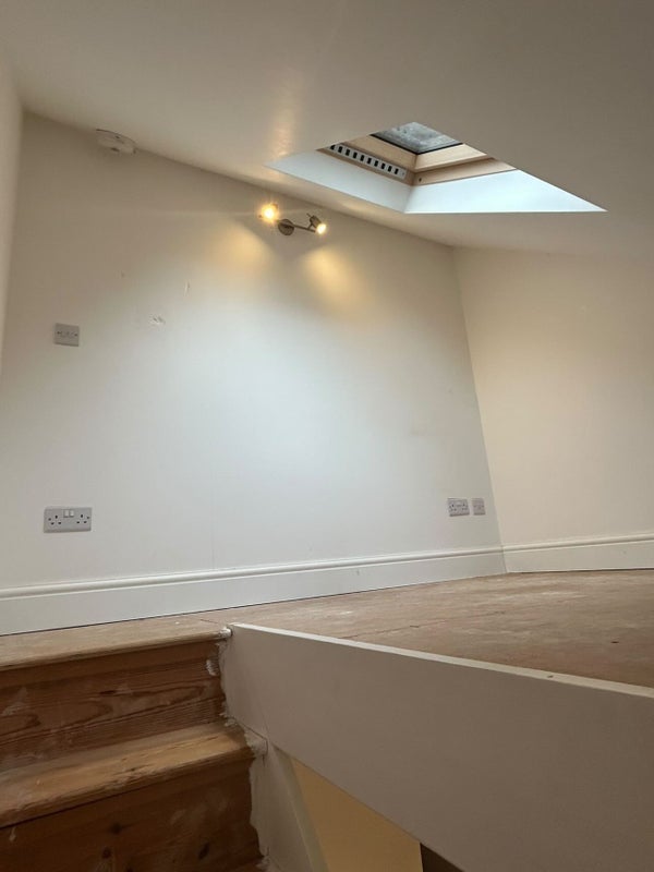 Room Surrey Square in Greater London