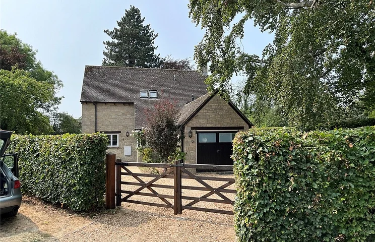 House Lake Road in Keswick