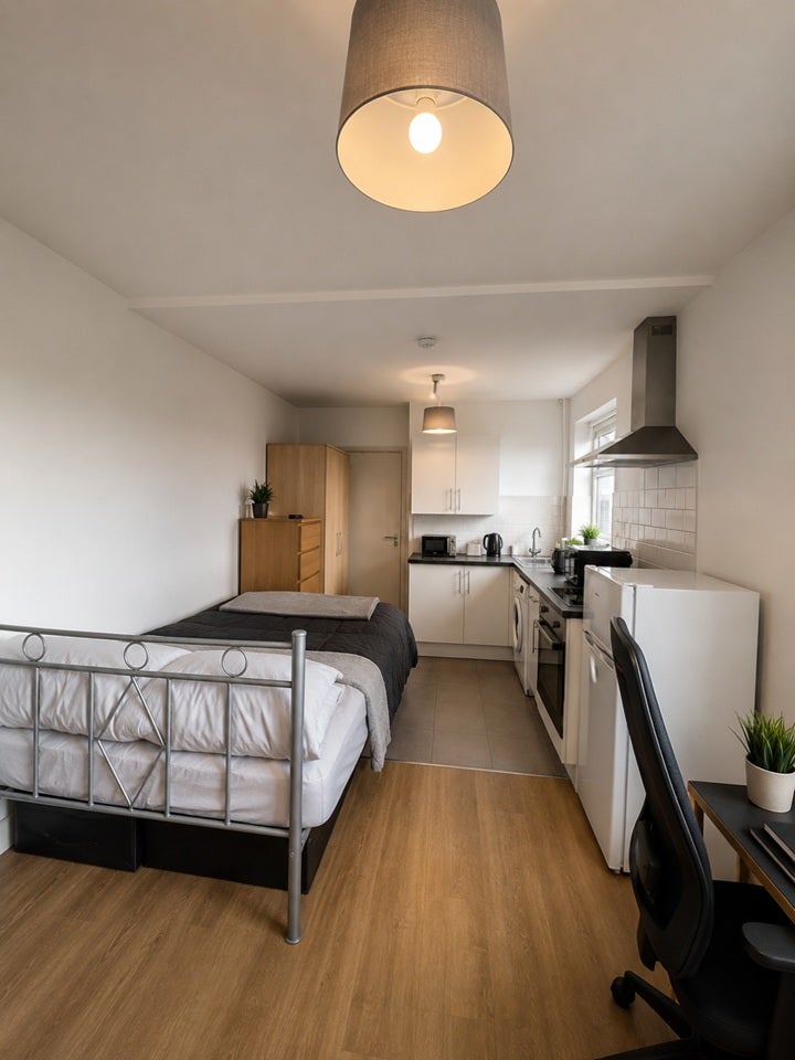 Flat Rufford Street in Greater London