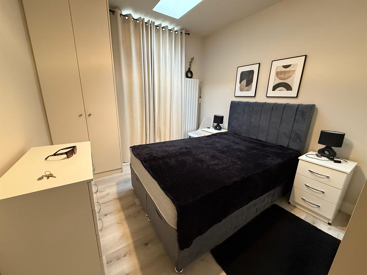 House Eastcote Lane in Greater London