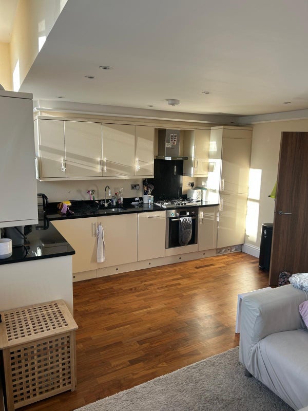 Room Brandreth Road in Greater London