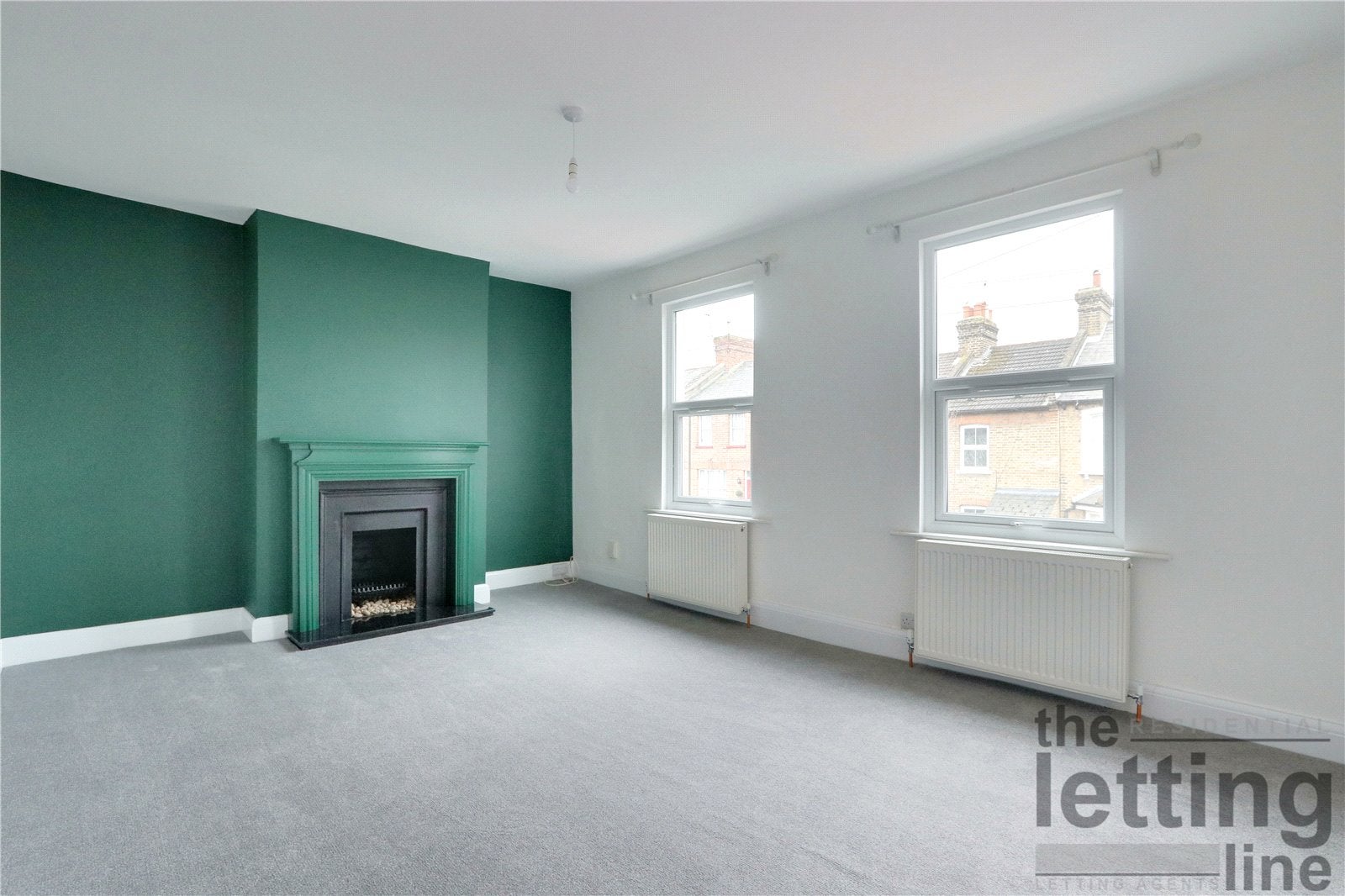 Flat Churchbury Road in Greater London