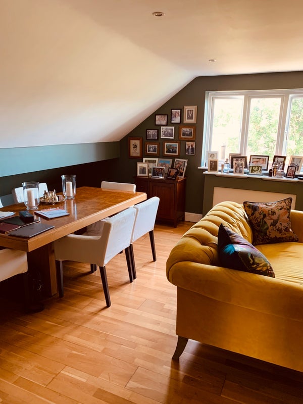 Room Blenheim Gardens in Greater London