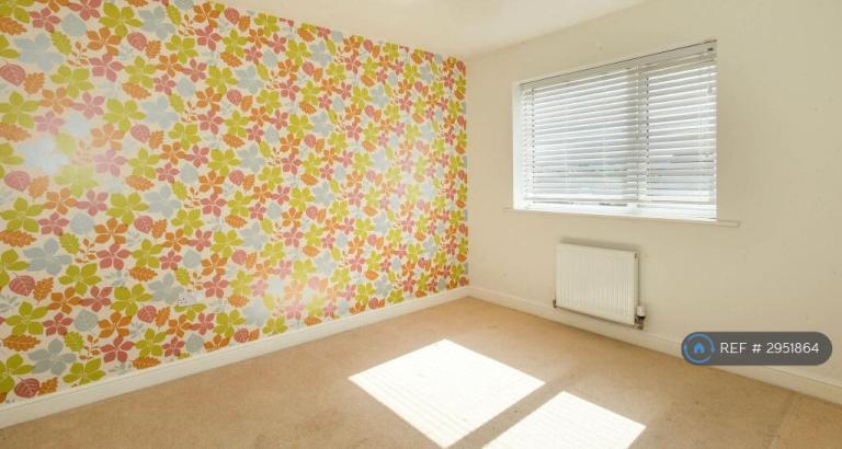 House Vickers Close in Newcastle-under-Lyme