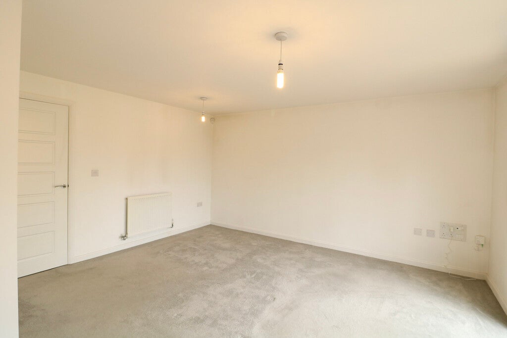 House Woodpecker Close in Maidstone