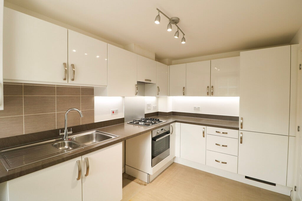 House Woodpecker Close in Maidstone