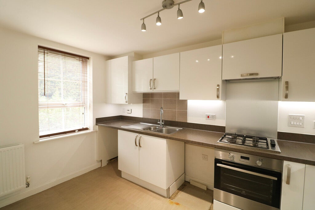 House Woodpecker Close in Maidstone