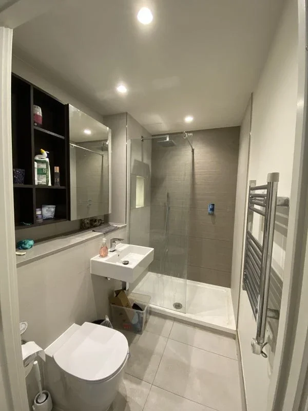 Room North End Road in Greater London