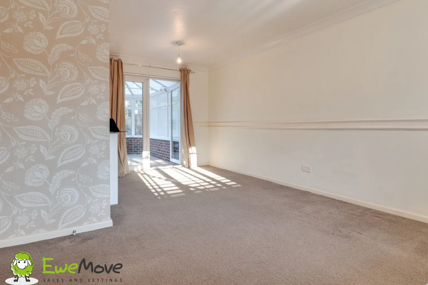 House Hawthorn Close in Chichester