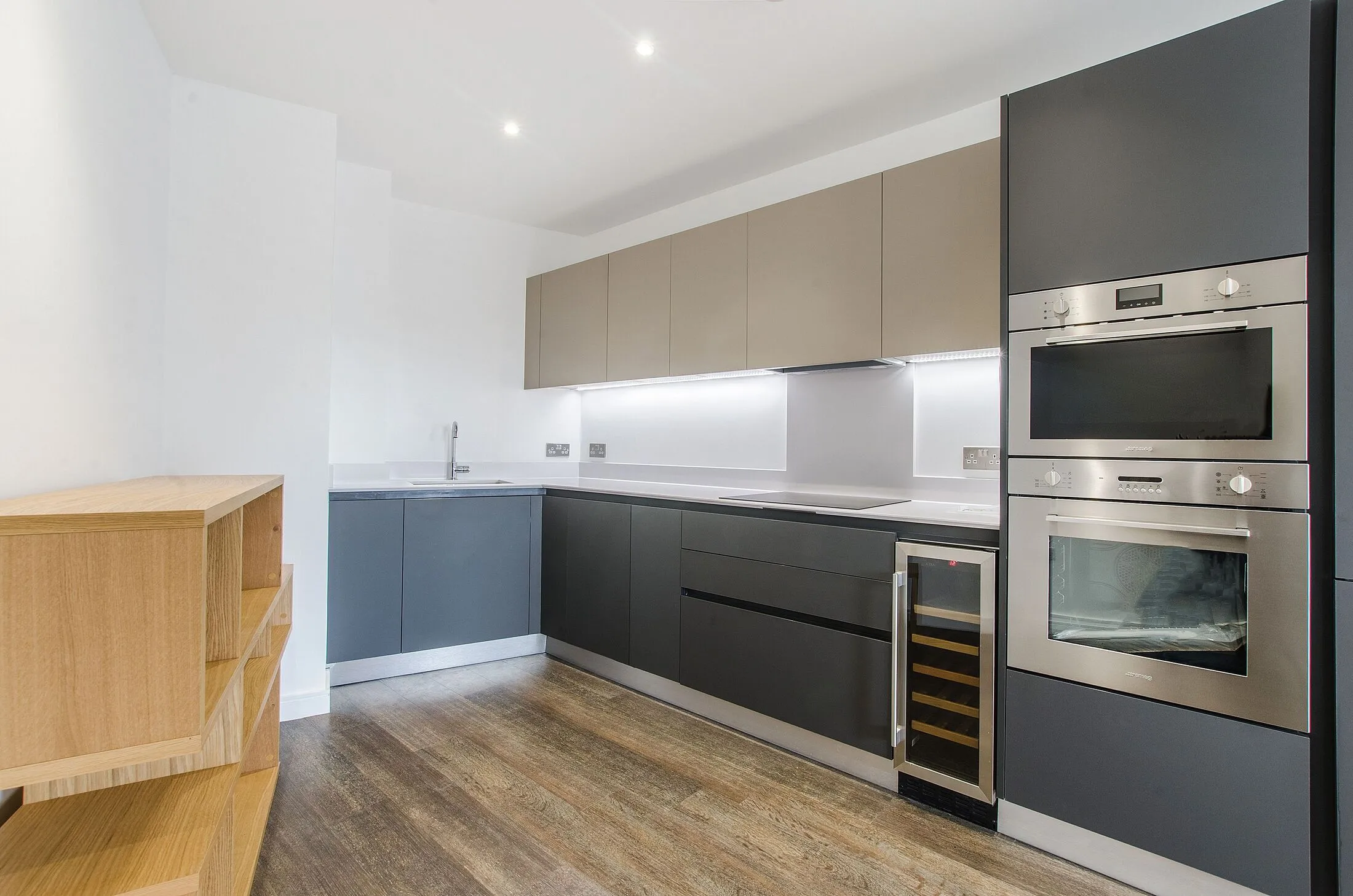 Flat Mortgramit Square in Greater London