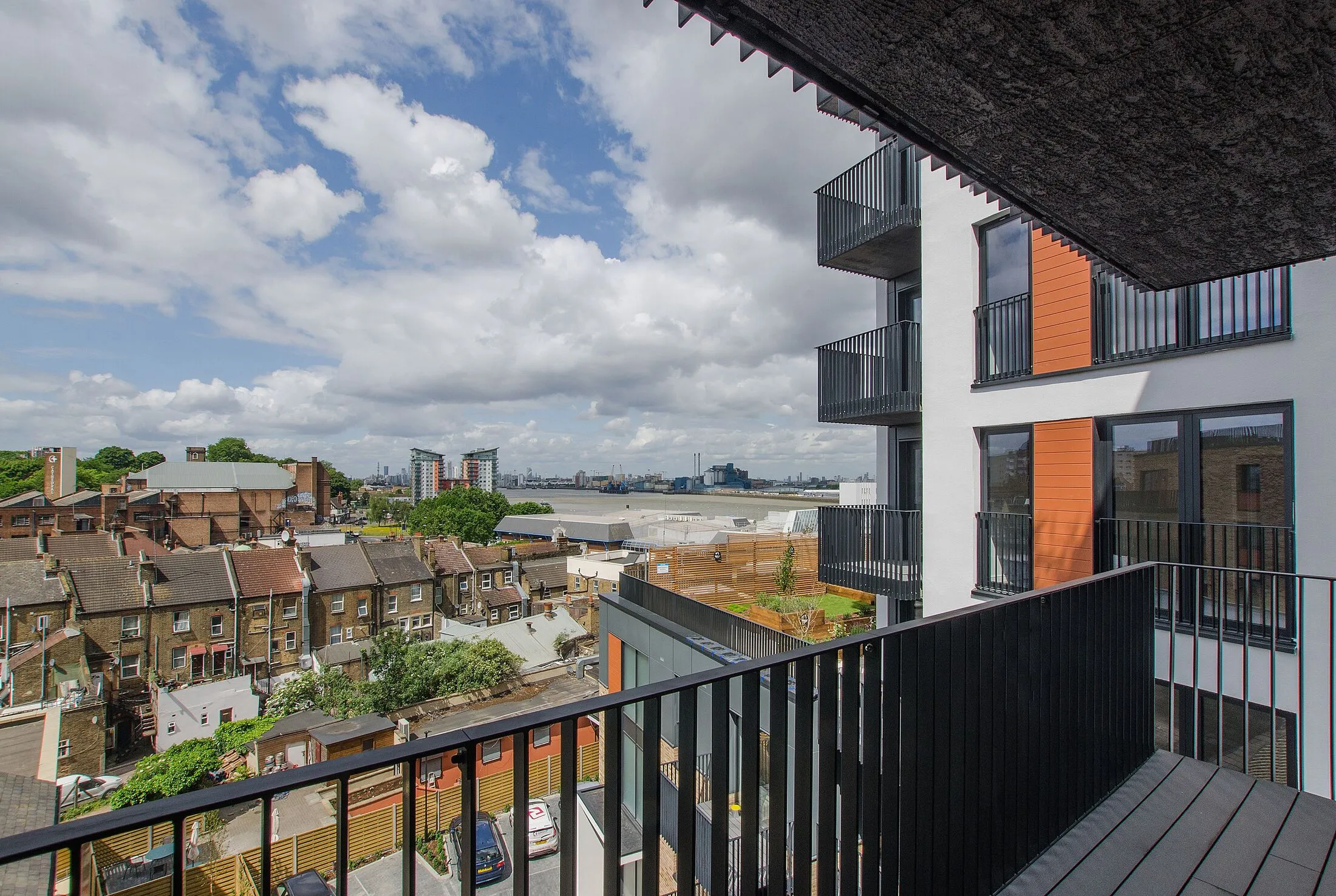 Flat Mortgramit Square in Greater London