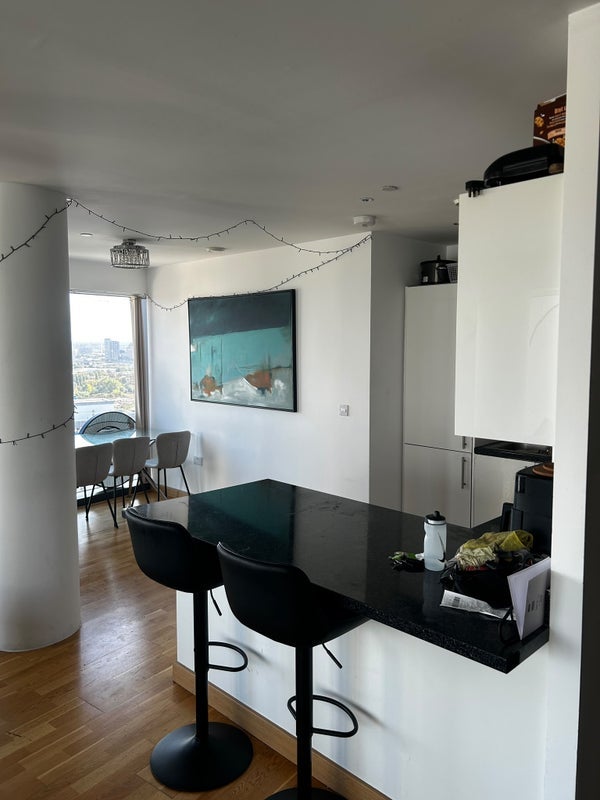 Room High Street in Greater London