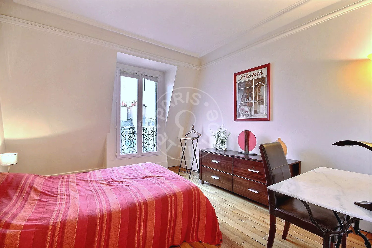Flat Rue de Dunkerque in Paris