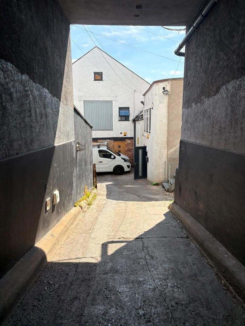 Flat Yard in Bristol