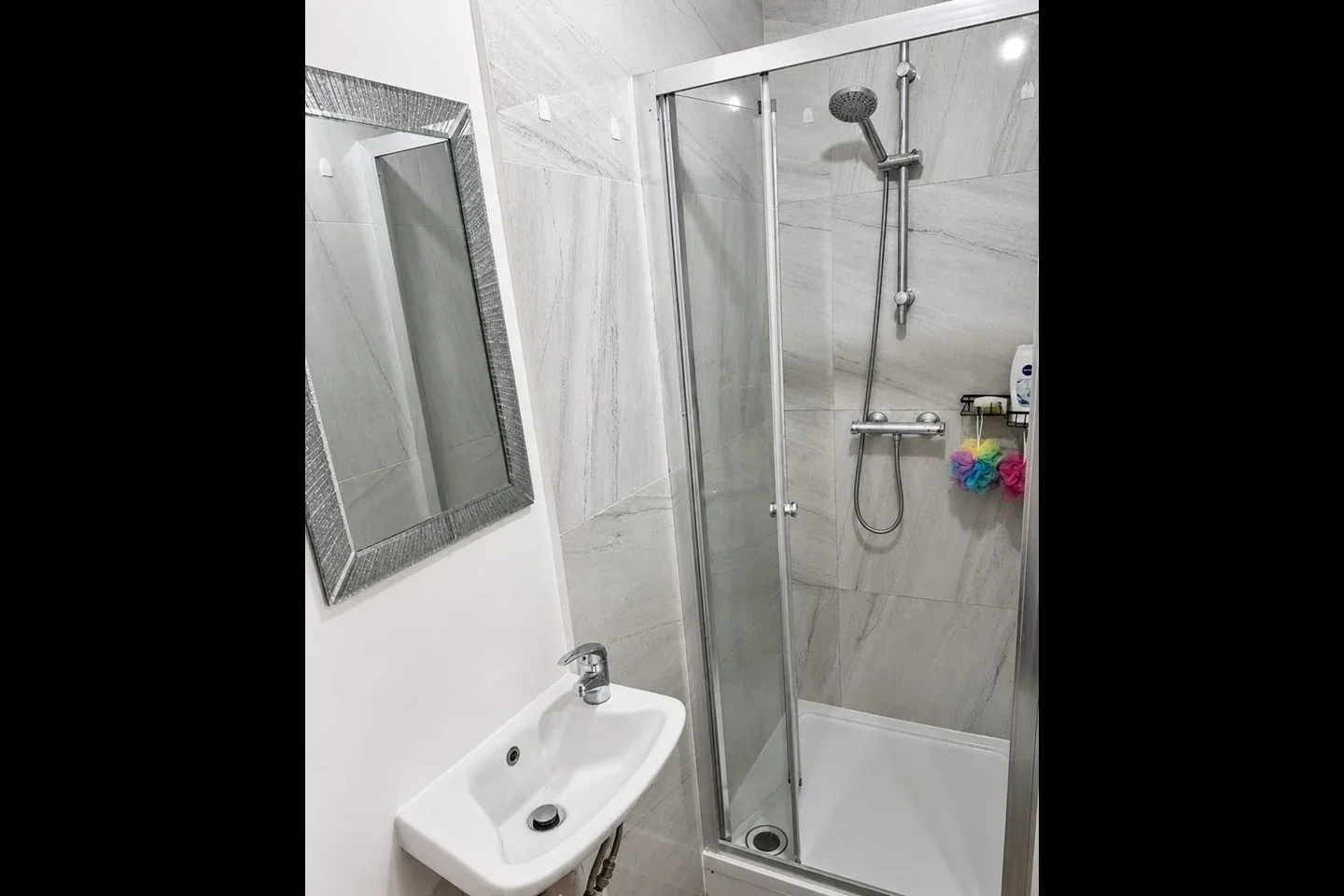 Flat Carlyon Road in Greater London