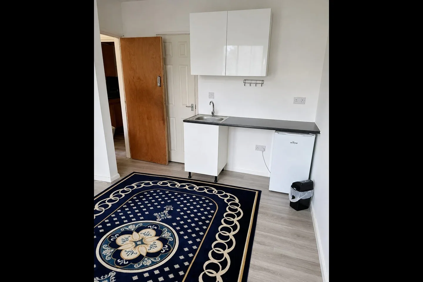Flat Carlyon Road in Greater London