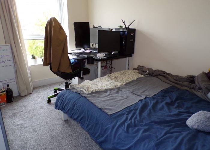 Room Francis Avenue in Portsmouth