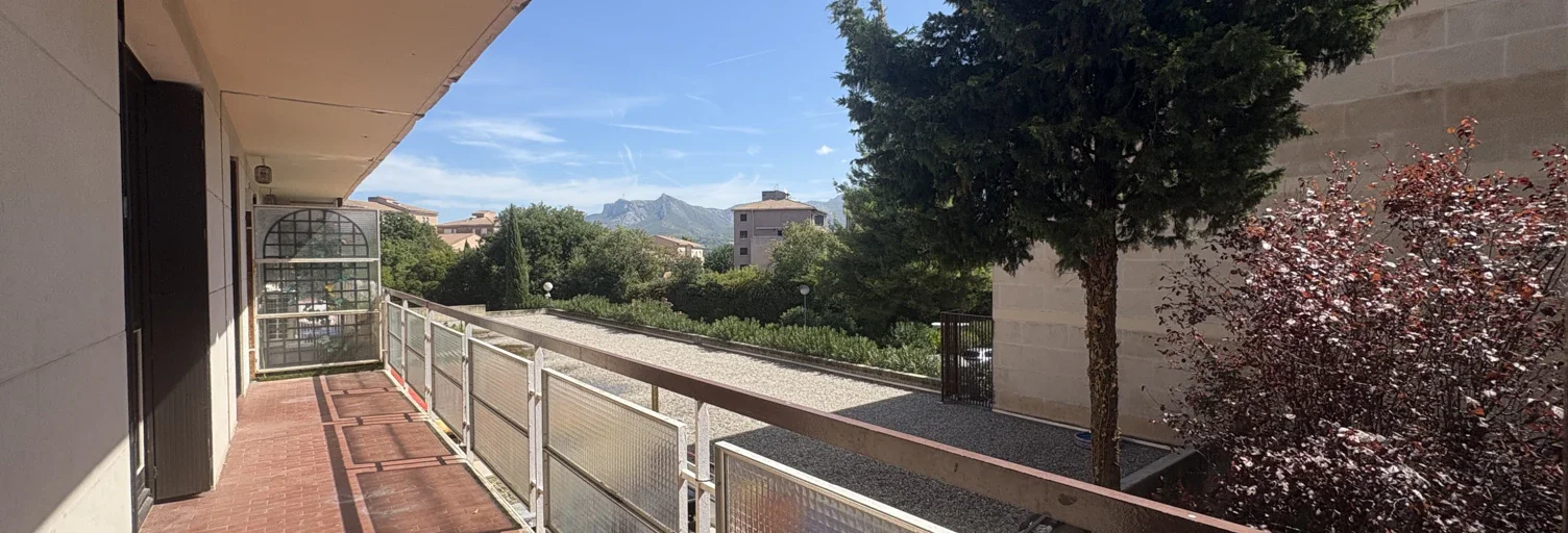 Flat Avenue Marcel Paul in Aubagne