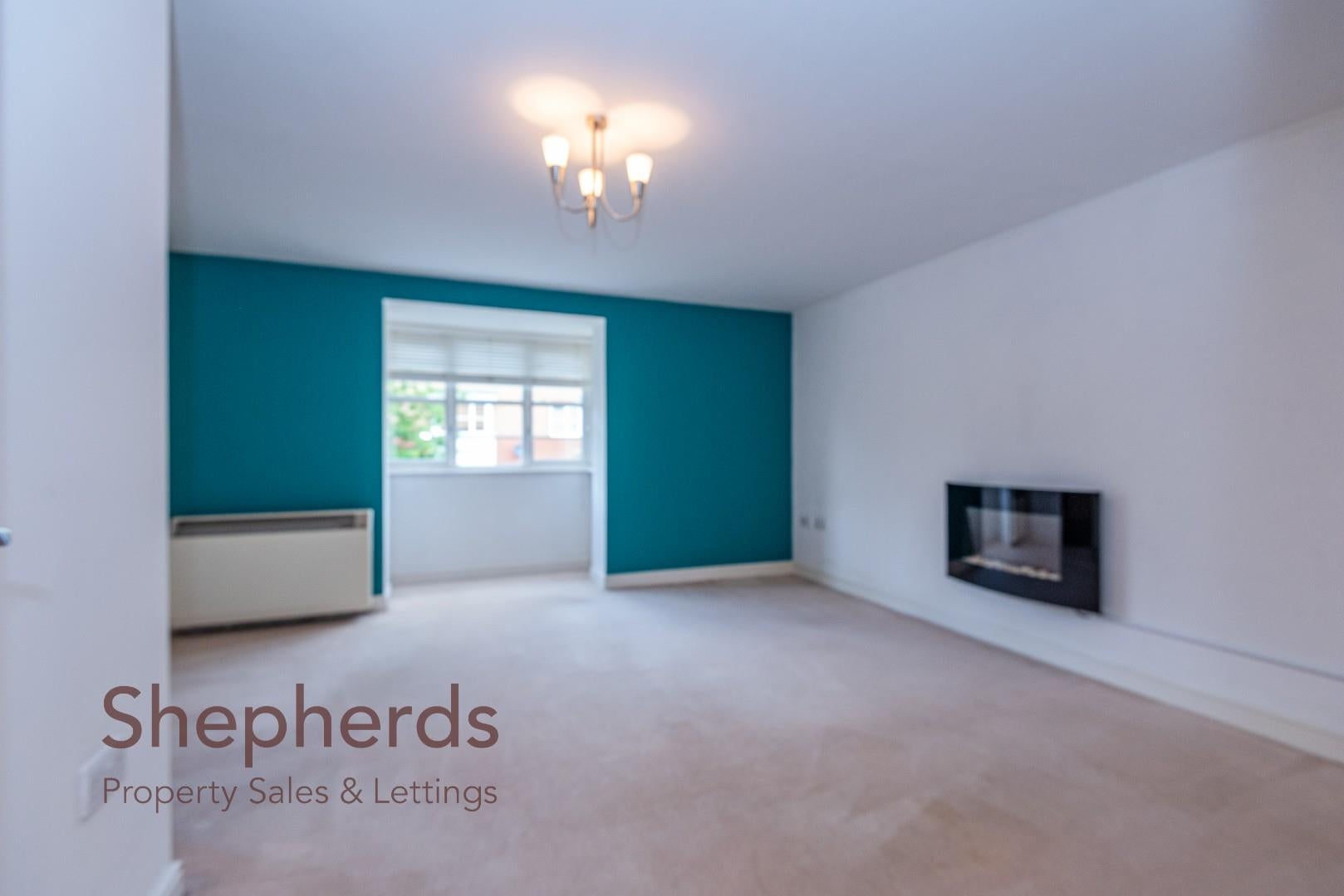 Flat Plomer Avenue in Hoddesdon
