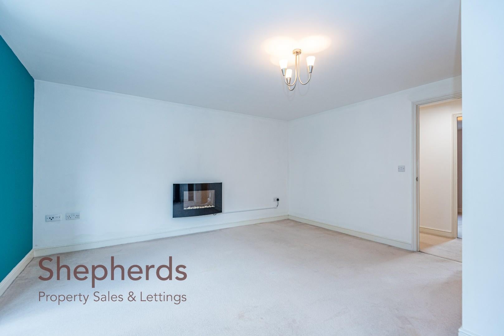 Flat Plomer Avenue in Hoddesdon
