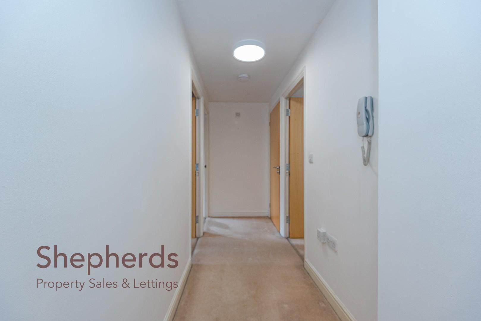 Flat Plomer Avenue in Hoddesdon