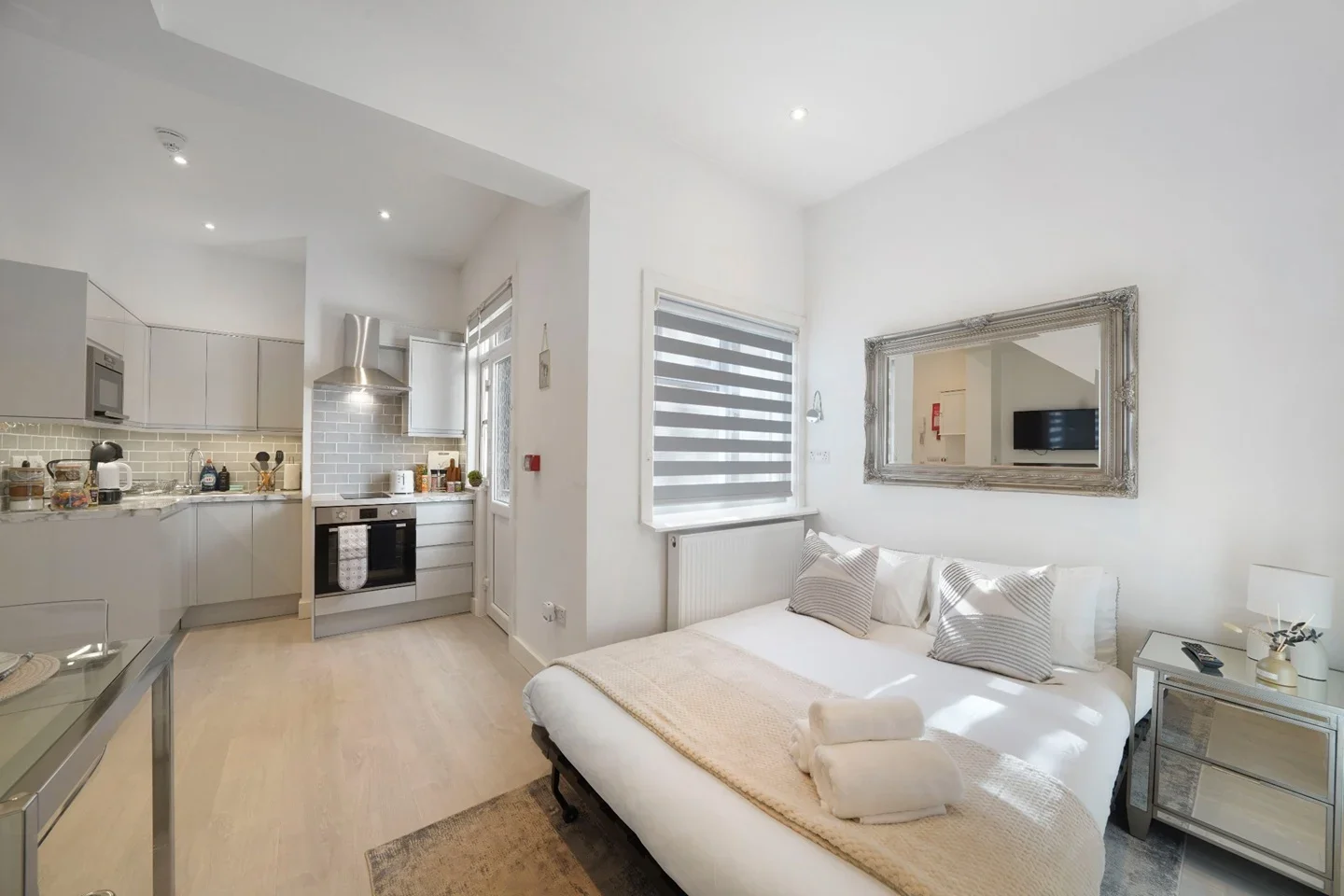 Room Lowlands Road in Greater London
