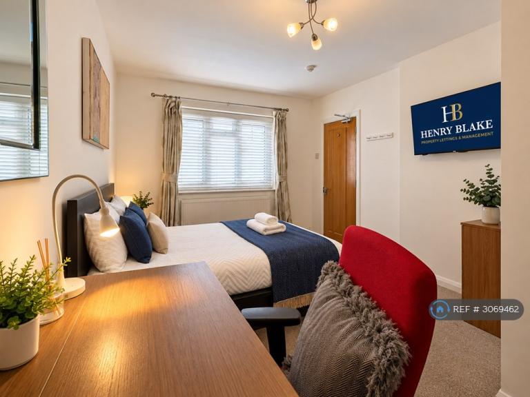 Room London Road in Reading