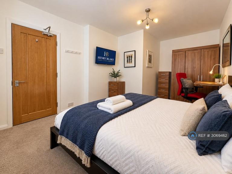 Room London Road in Reading
