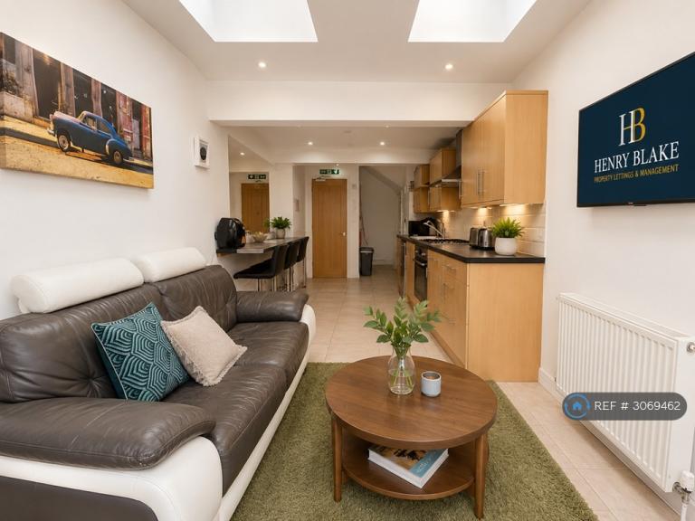 Room London Road in Reading