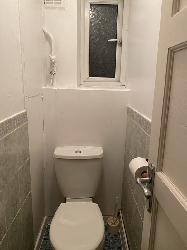 Room Ashfield Road in Greater London