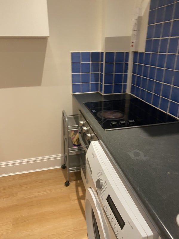 Room Ashfield Road in Greater London