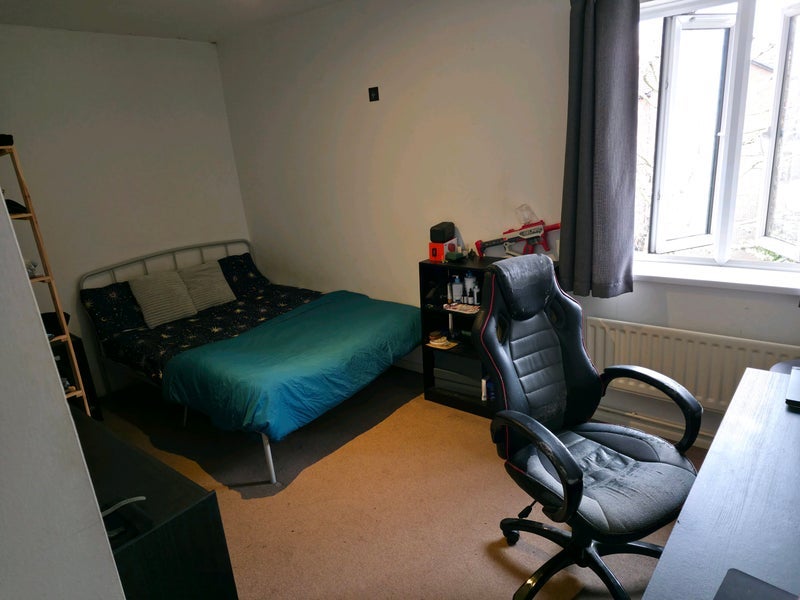 Room Rotherhithe New Road in Greater London