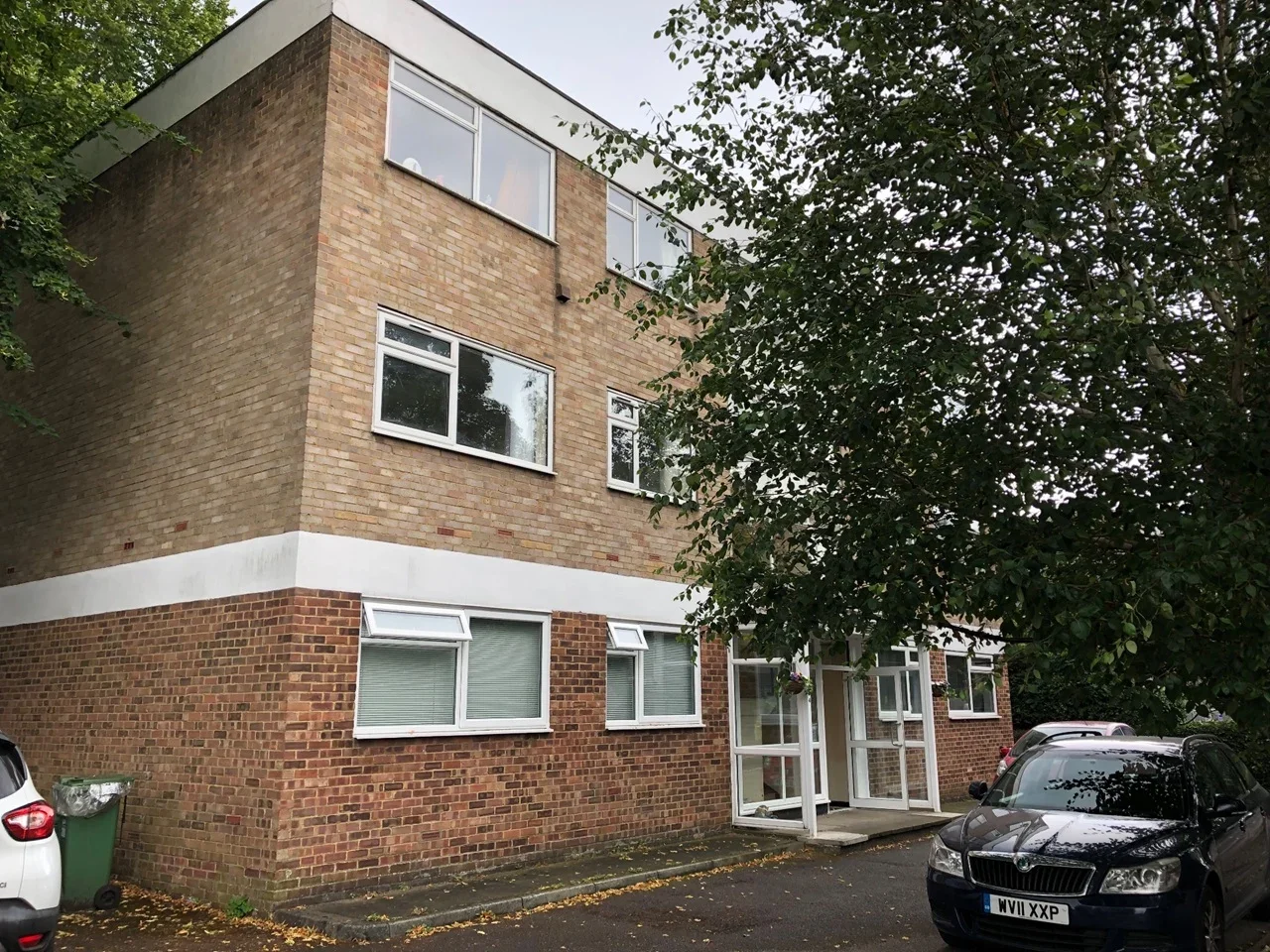 Flat Whyteleafe Hill in Tandridge