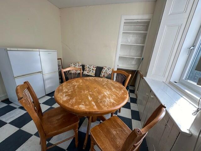 Room Cathcart Road in Glasgow